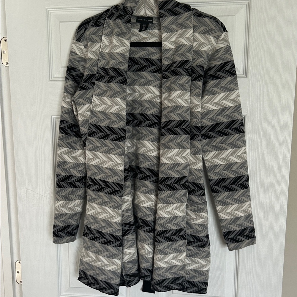 Adrienne Vittadini Chevron Geometric print Black and Gray Blazer with belt
